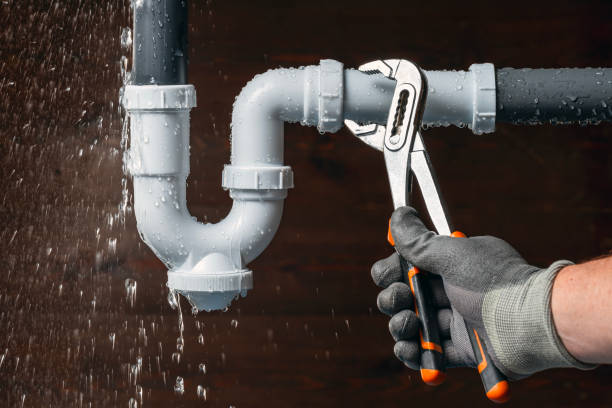 Professional Leak Detection technician working in Success, MO